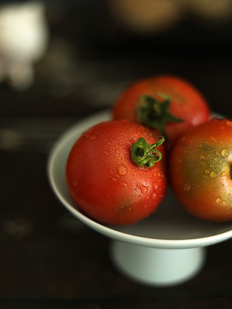 一盏茶碟+草莓西红柿能出来啥照片呢 拍摄花絮分享（图ZMzU5MzQ5NzEy） - 美食摄影 - 站酷设计师陈默工作室原创素材 - 站酷ZCOOL