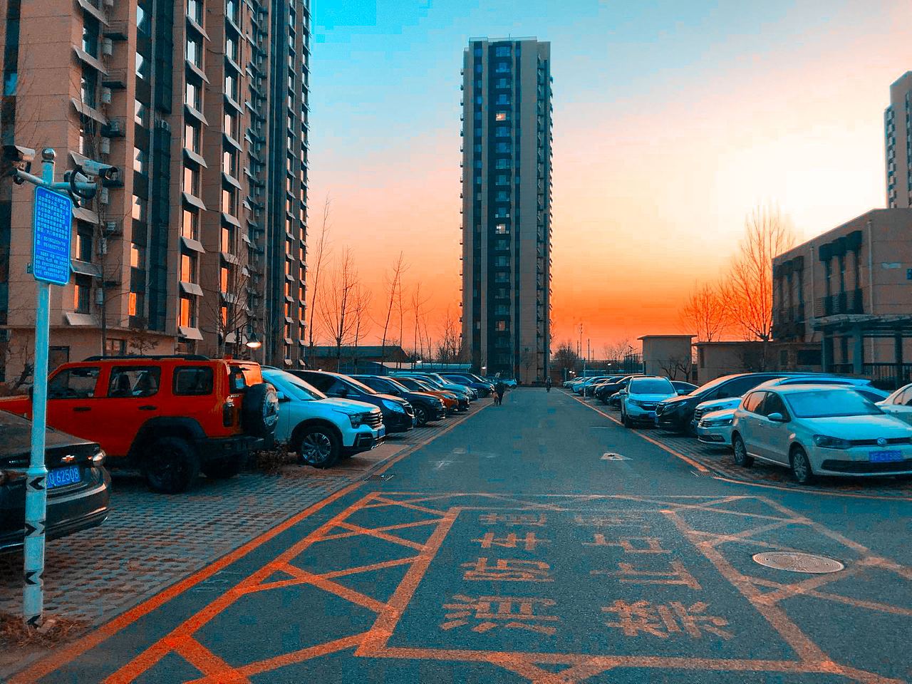 一组调色练习,蓝冰色调和黑金色调