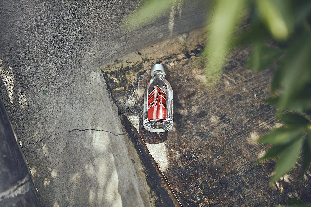 拜托你亲爱的朋友啊，请你一定要笑，一定要比出耶！