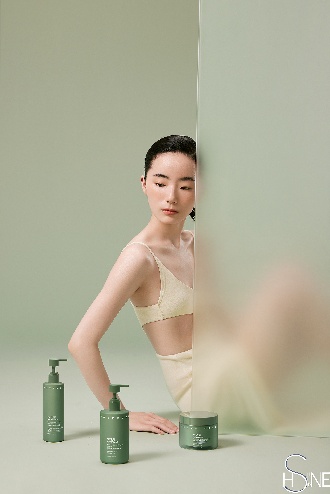 一组护肤品平面拍摄