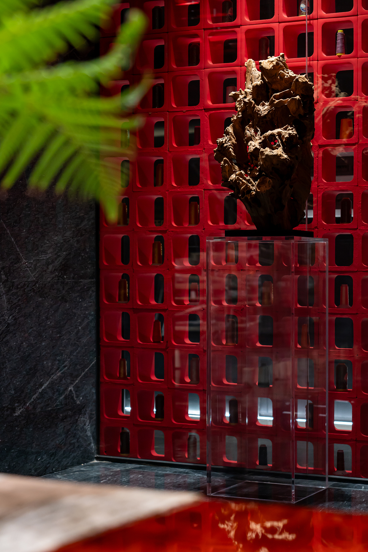 以梭代笔,以丝作画