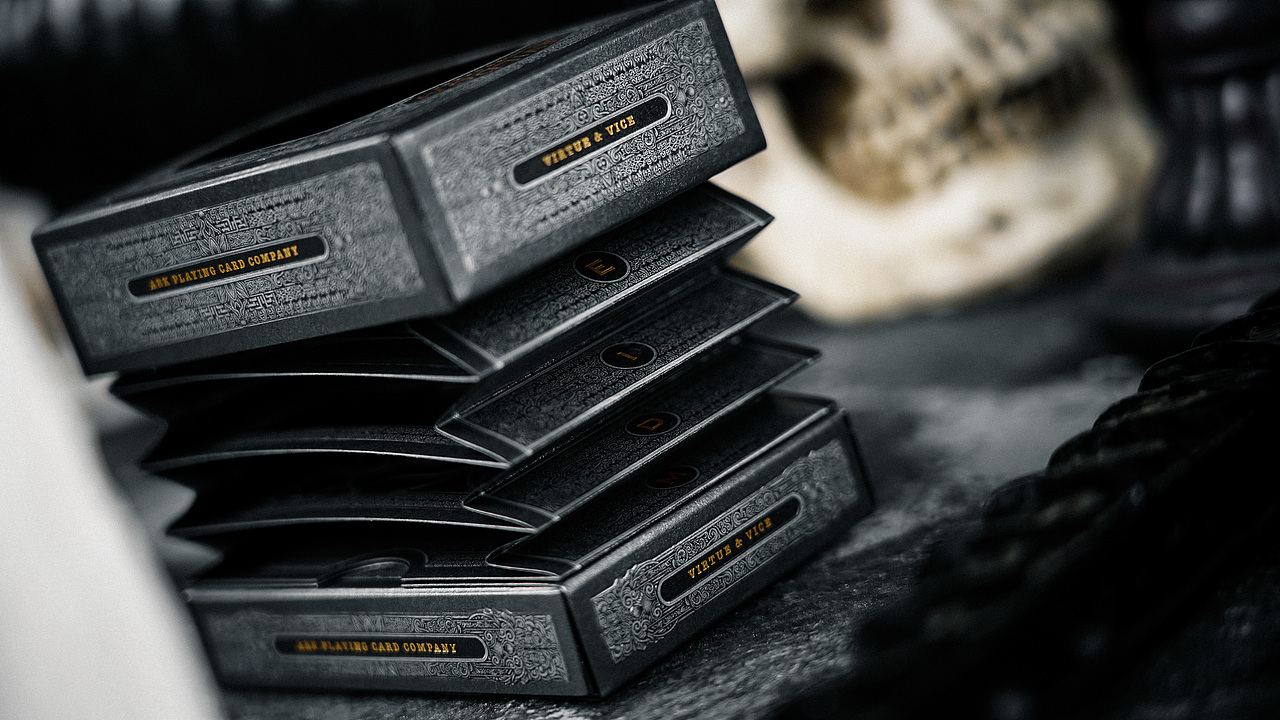 Devildom 收藏纸牌扑克礼盒套装设计-典藏礼盒（图ZMzQyNzEwODUy） - 包装 - 站酷设计师ARK方舟扑克原创素材 - 站酷ZCOOL