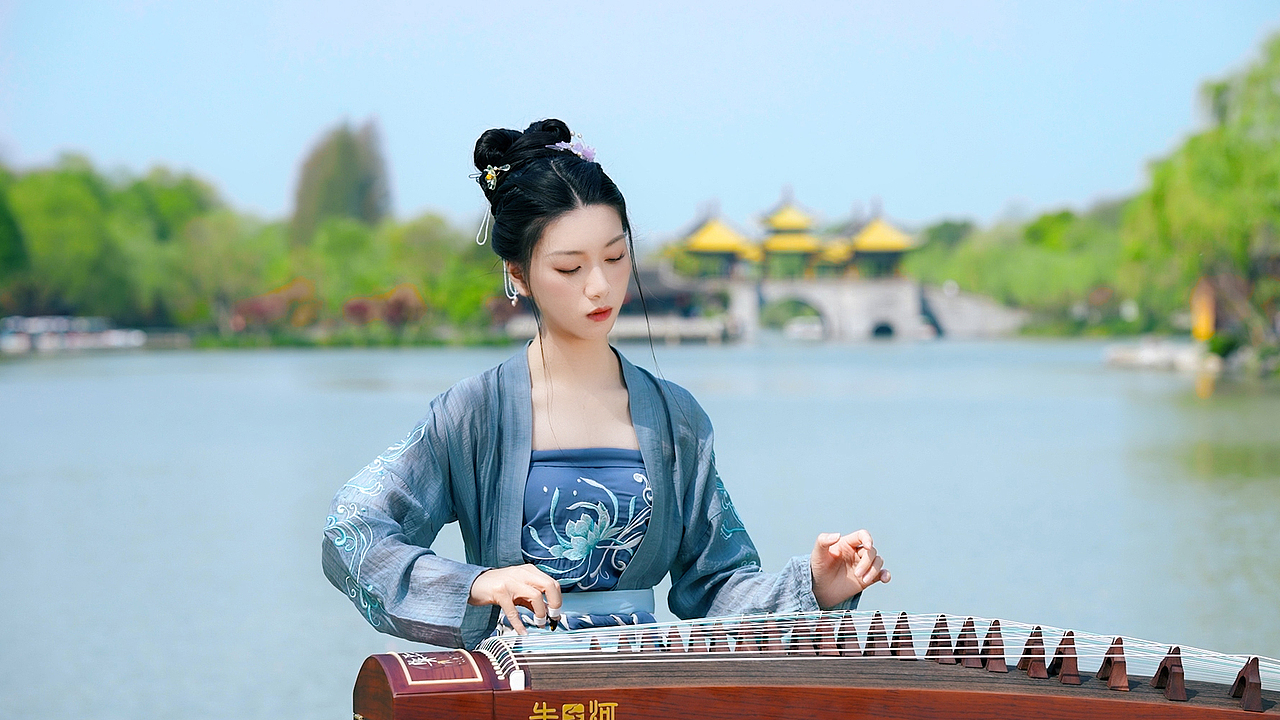 你一句春不晚，我就到了真江南