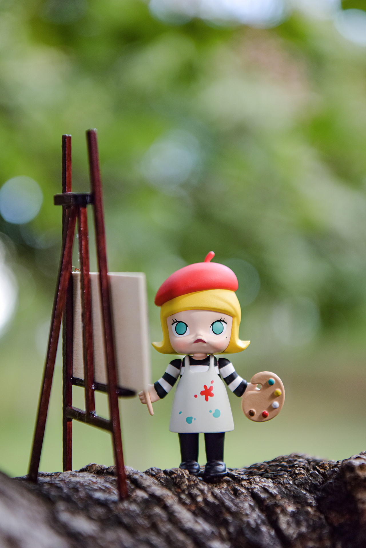 穿条纹T恤的小伙伴们