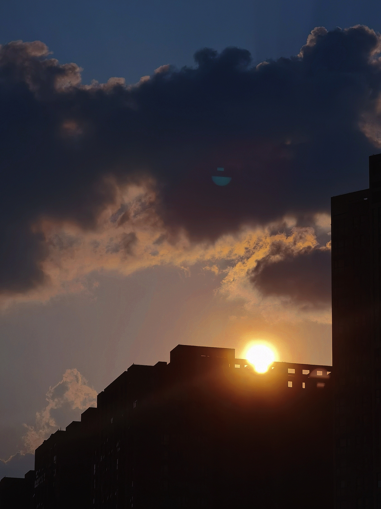 日 与月 与云 与草 与林 与山海 还有花