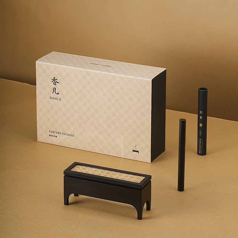 香几:中式熏香器搭配非遗竹编技艺,弘扬传统手工艺。