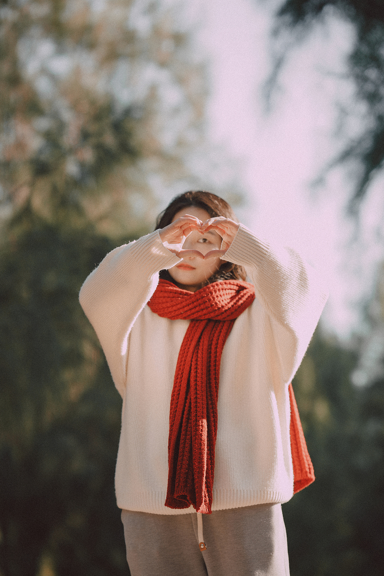 红色围巾胶片风