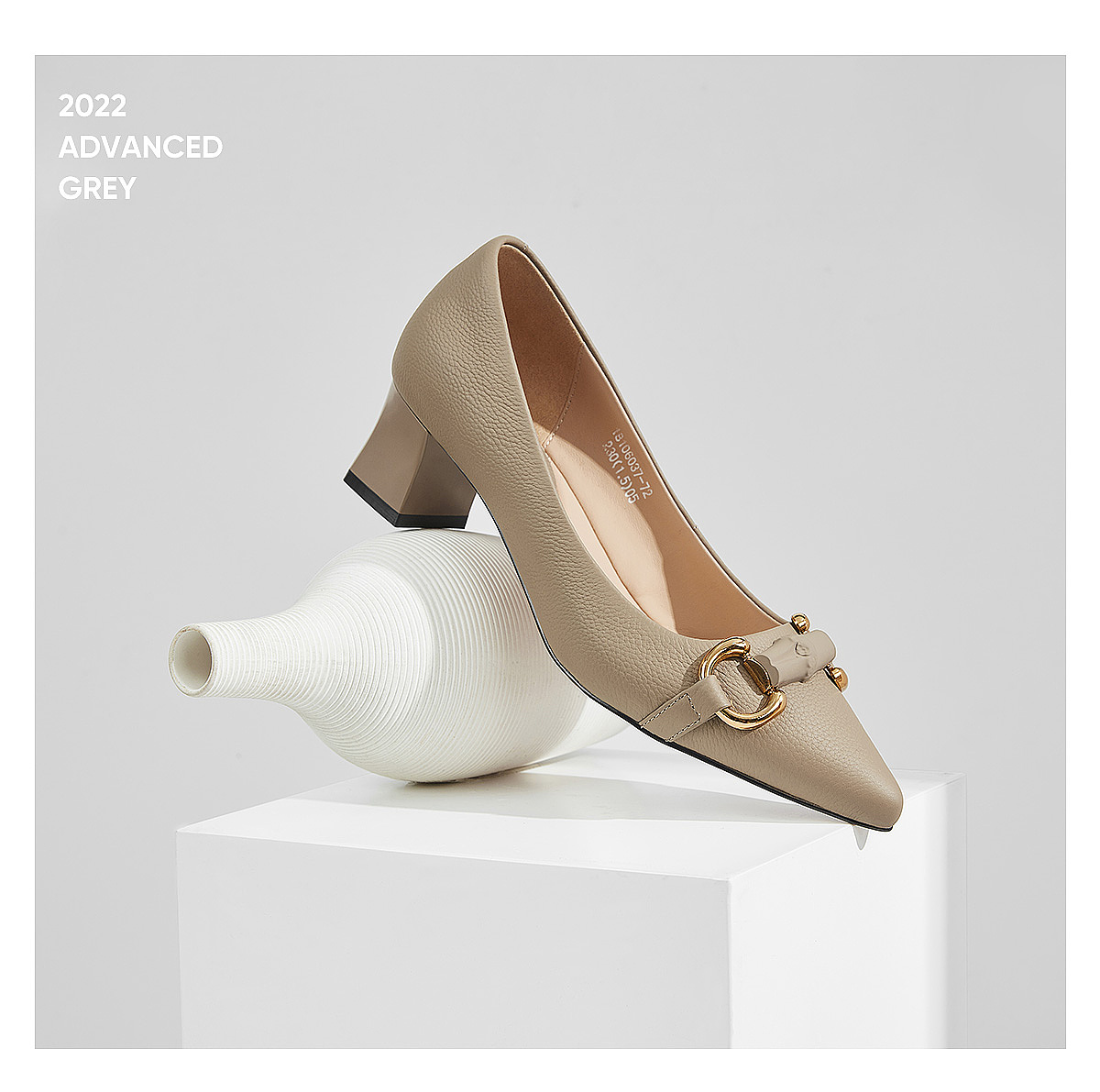 一组简约风的女鞋拍摄