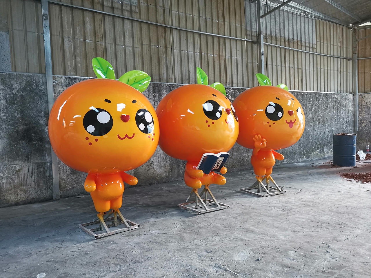 产地江西玻璃钢桔子卡通雕塑网红直播点缀橙子可爱卡通
