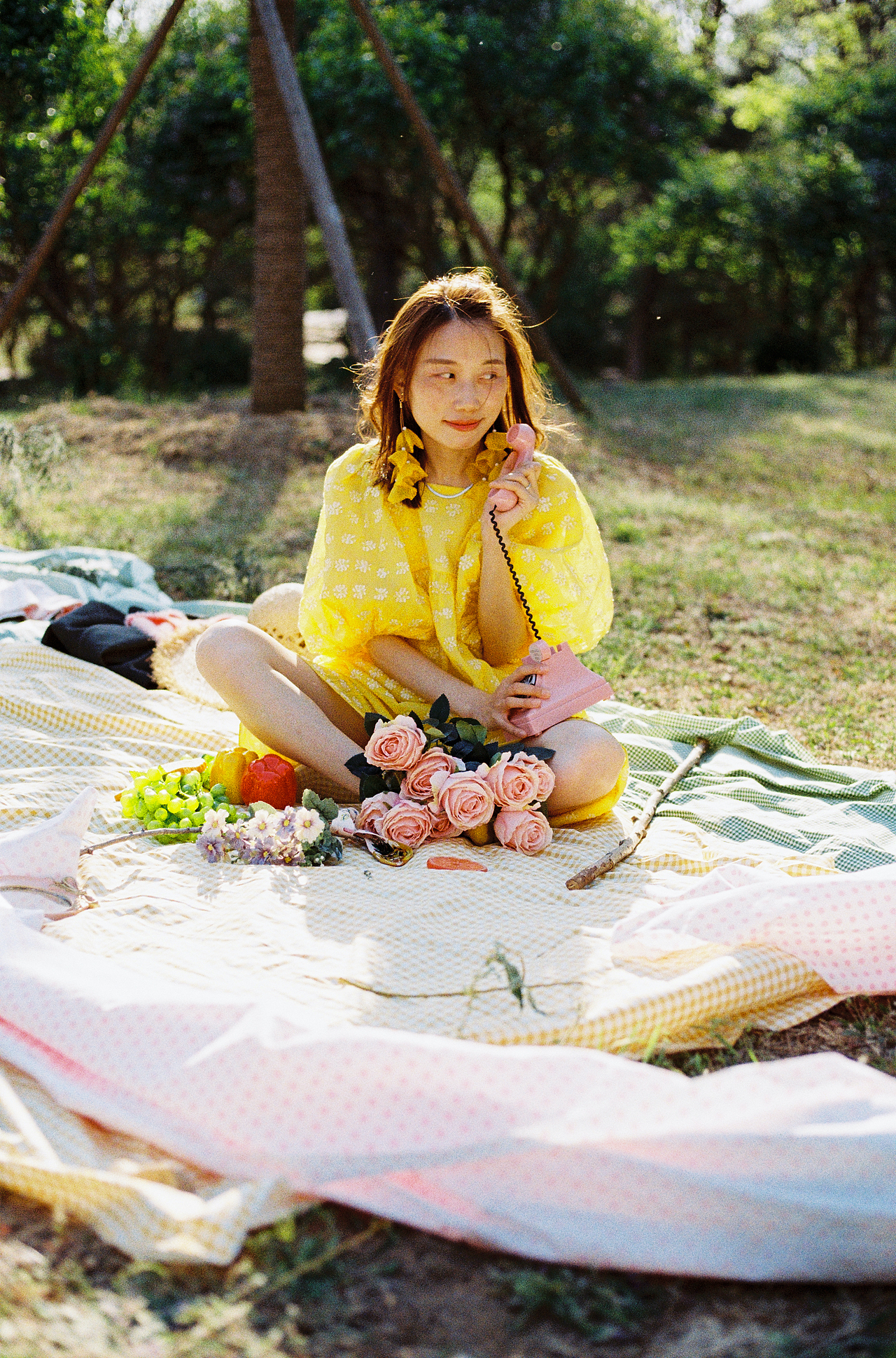 公园胶片写真少女（图ZMzQ0OTE1MzI0） - 人像摄影 - 站酷设计师碎影酱原创素材 - 站酷ZCOOL