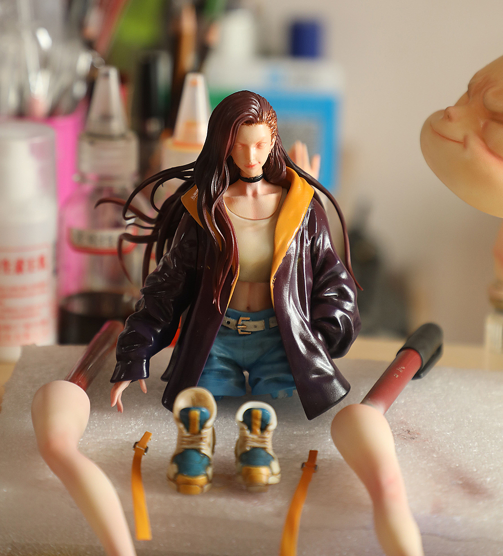 再看久一点，其实就是不敢画五官……