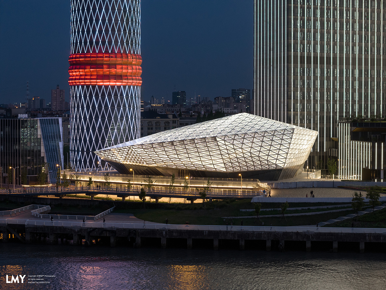 建筑摄影 - 上海长滩风塔-定海神针