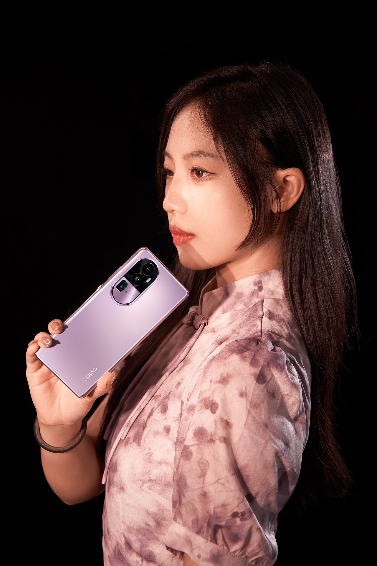 紫色的时尚和紫色的古典发生碰撞