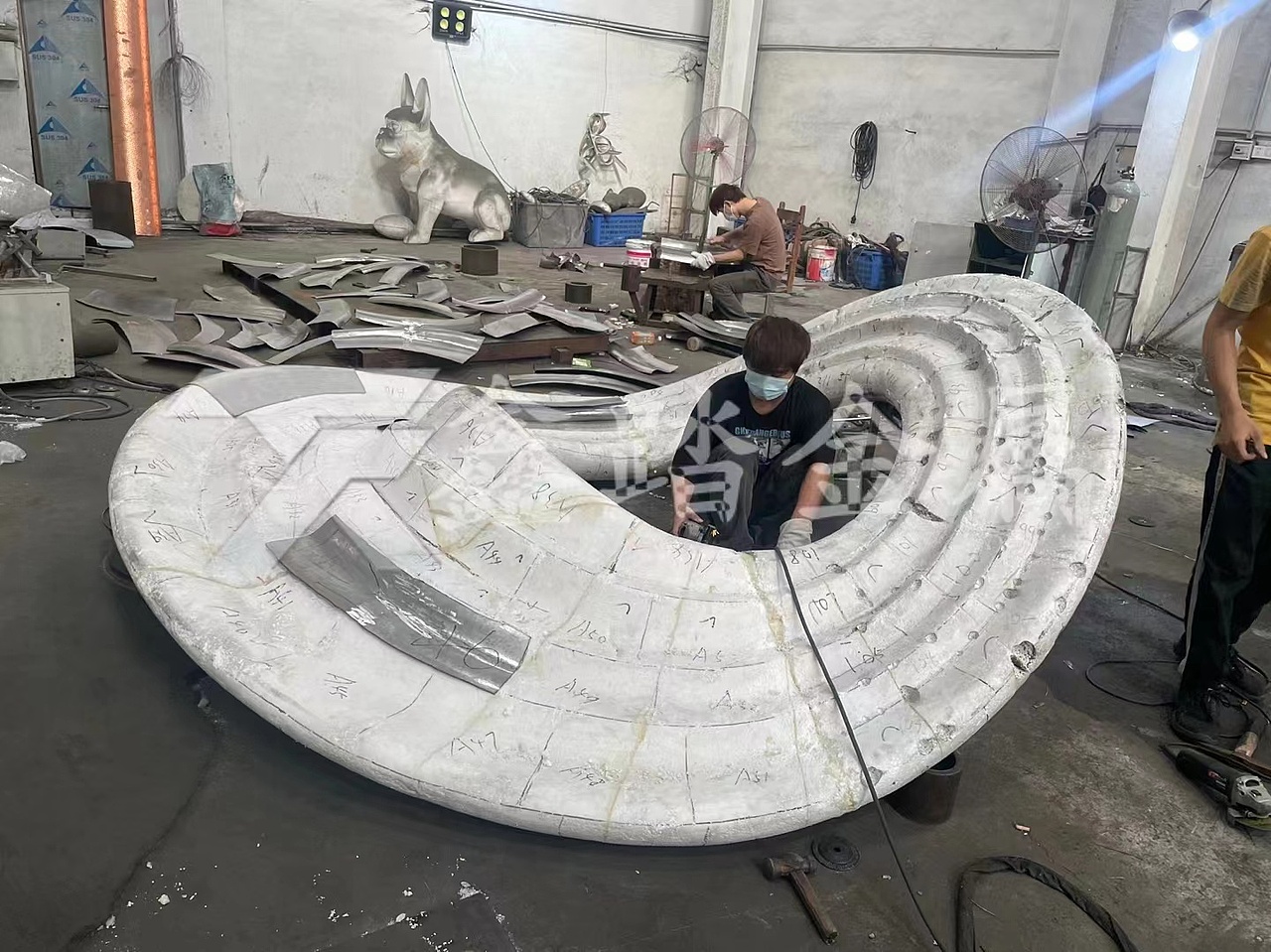 酒店售楼部迎宾水景镜面不锈钢雕塑 特色水景雕塑摆件