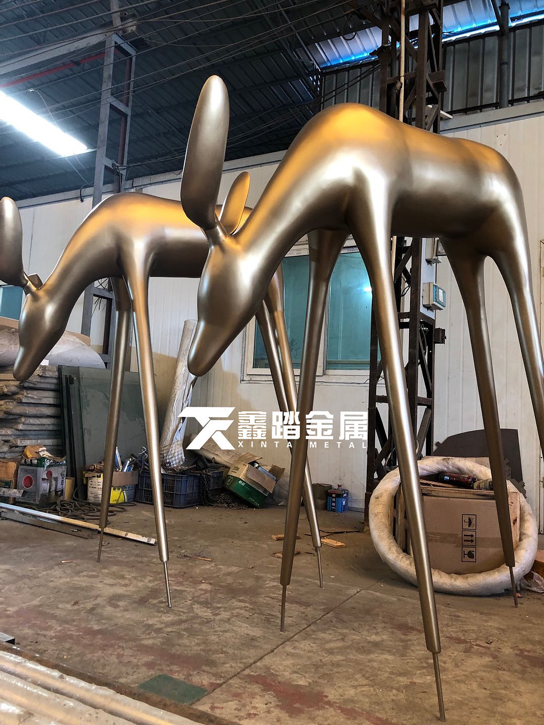 现代公园景观抽象不锈钢鹿群雕塑 定制动物不锈钢小品