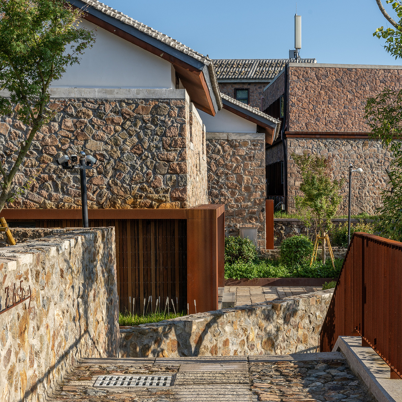 海邊的石頭酒店（圖ZMzUyMjk2Nzg0） - 環(huán)境/建筑攝影 - 站酷設(shè)計(jì)師驚風(fēng)wjf原創(chuàng)素材 - 站酷ZCOOL