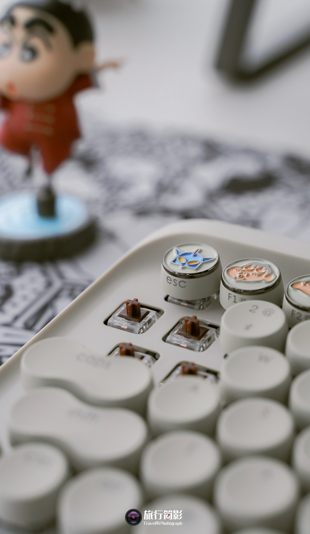 Lofree洛斐蜡笔小新联名款圆点机械键盘「数码简影」