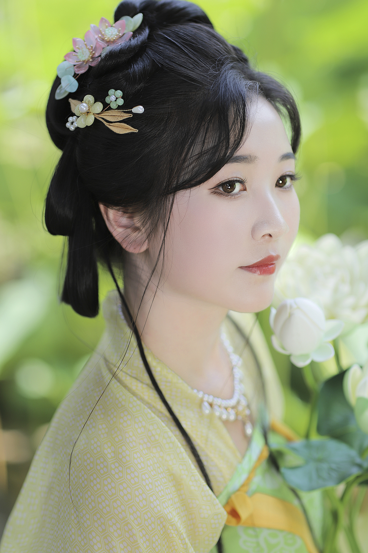 客片｜夏日荷花可爱少女汉服写真（图ZMzA5ODExNjky） - 人像摄影 - 站酷设计师成都摄影安静原创素材 - 站酷ZCOOL