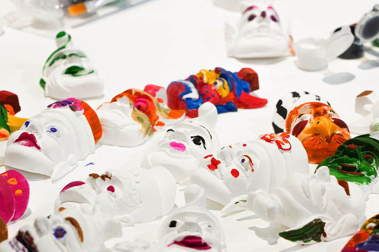 《傩镜》——人与神的映照