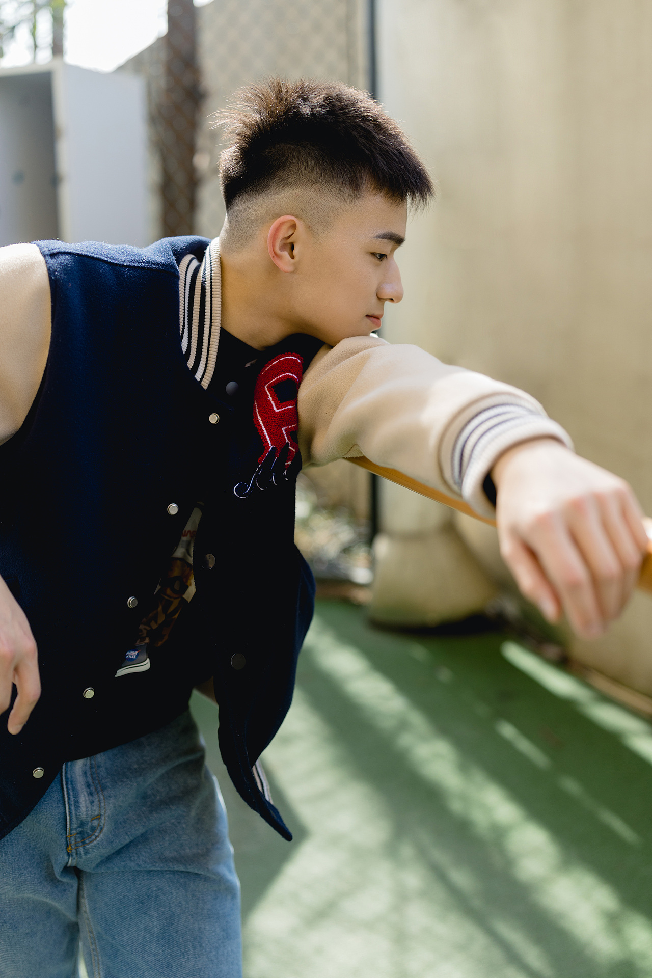 运动的男孩子自带光芒