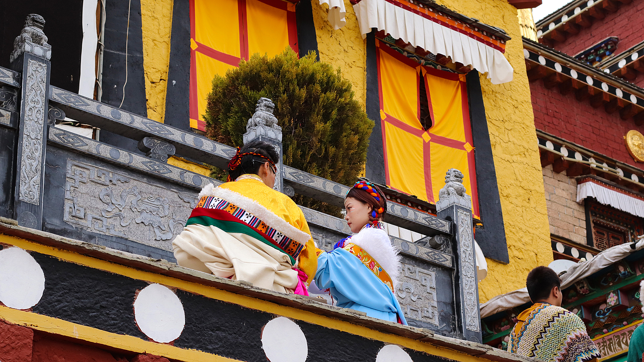 香格里拉-噶丹松赞林寺（图ZMzE4MzUyNzE2） - 人像摄影 - 站酷设计师江易凌原创素材 - 站酷ZCOOL