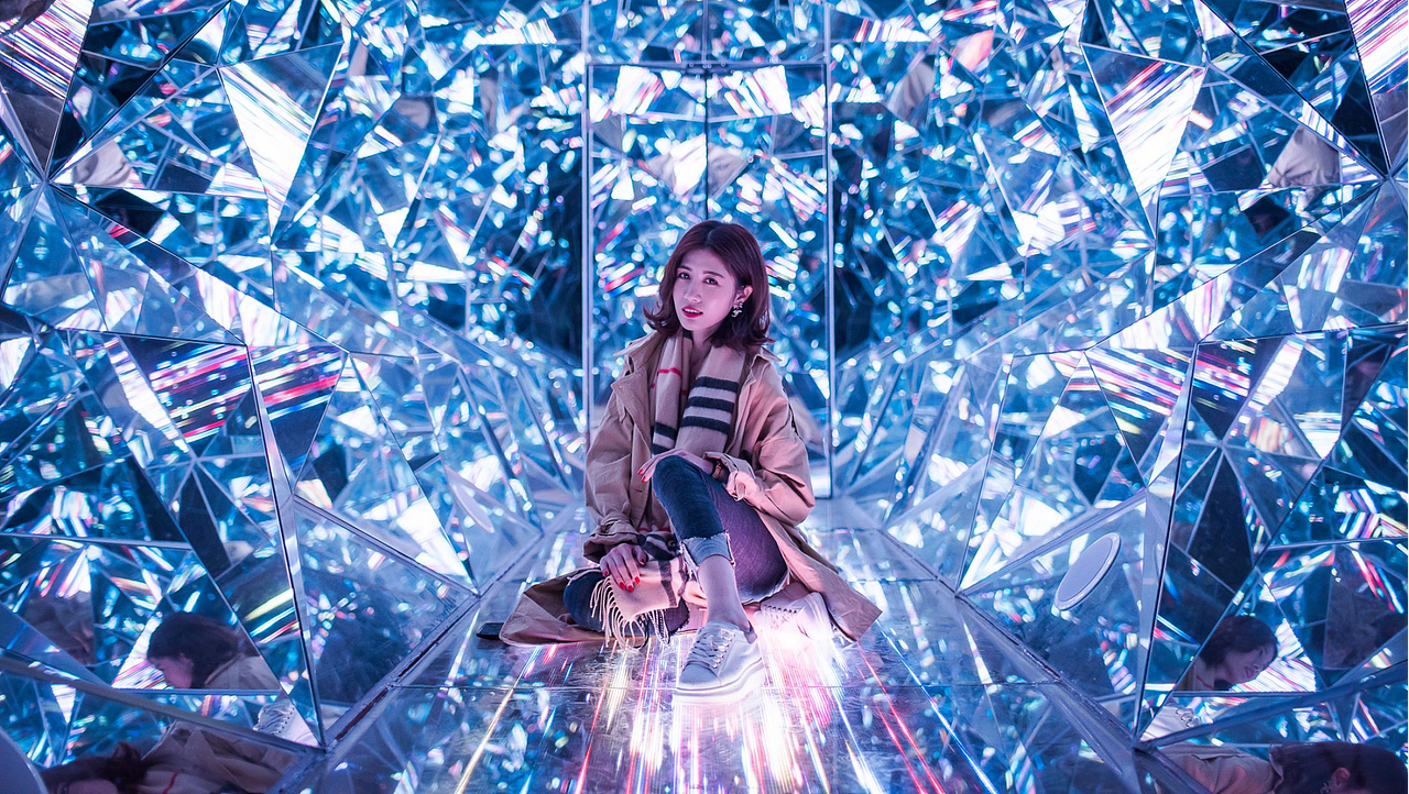 钻石隧道 万花筒 网红拍照打卡空间 大型活动暖场道具