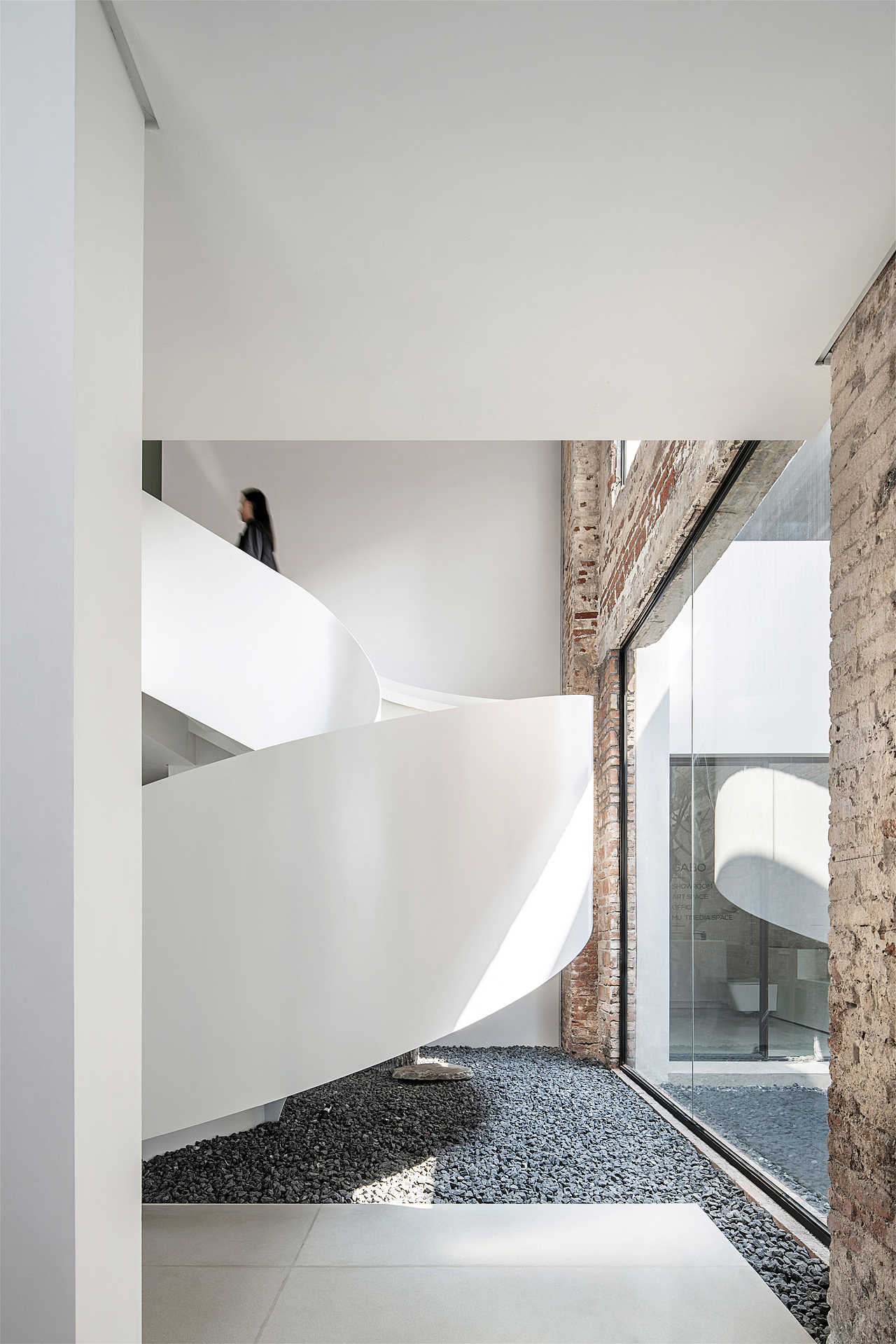 LEW丨厂房改造丨卫浴美学空间（图ZMzAwMjgxMDcy） - 商业空间设计 - 站酷设计师里与外创意原创素材 - 站酷ZCOOL