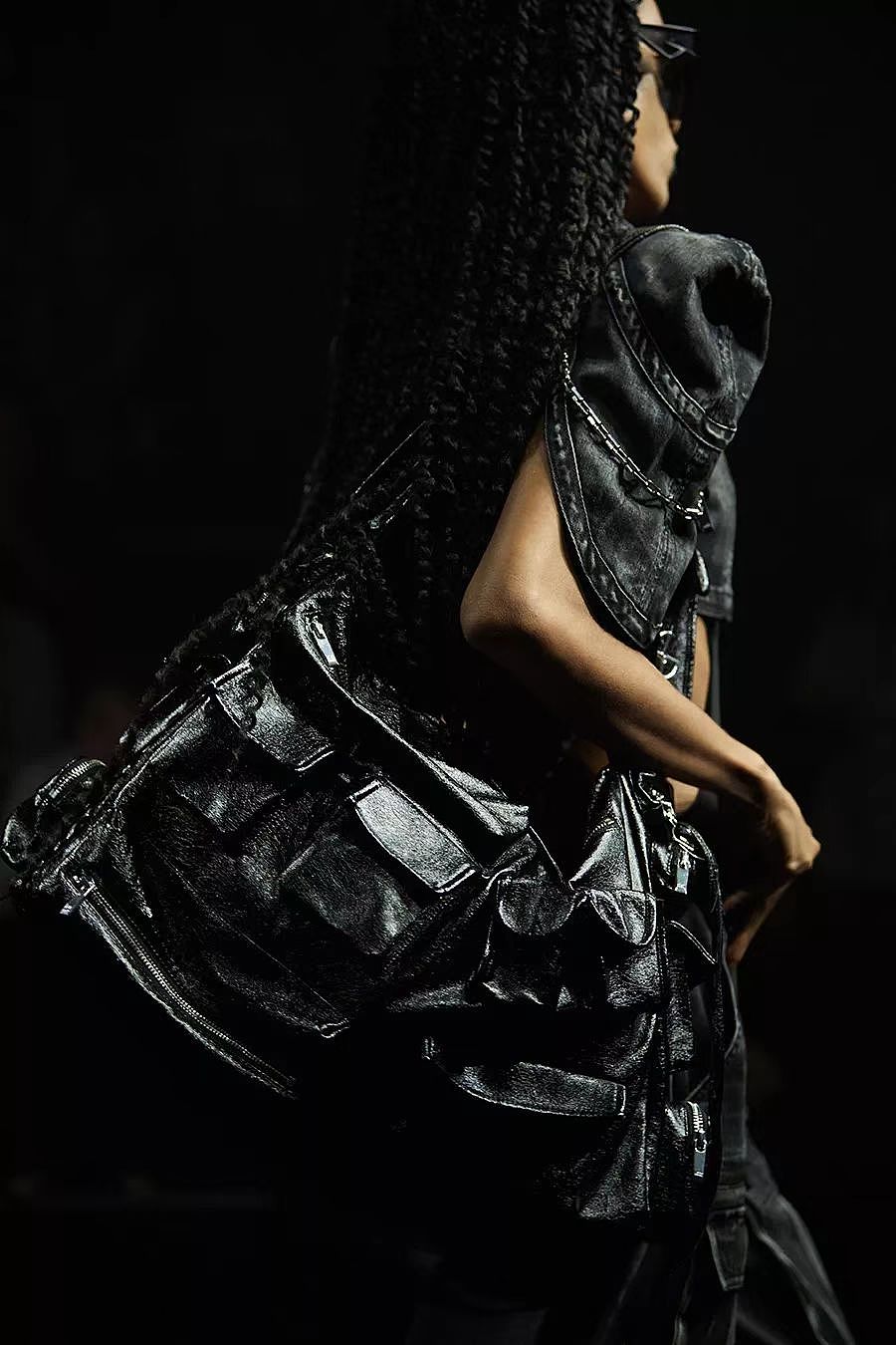 妆发&服装搭配 | UHOT 2023 a/w Runway