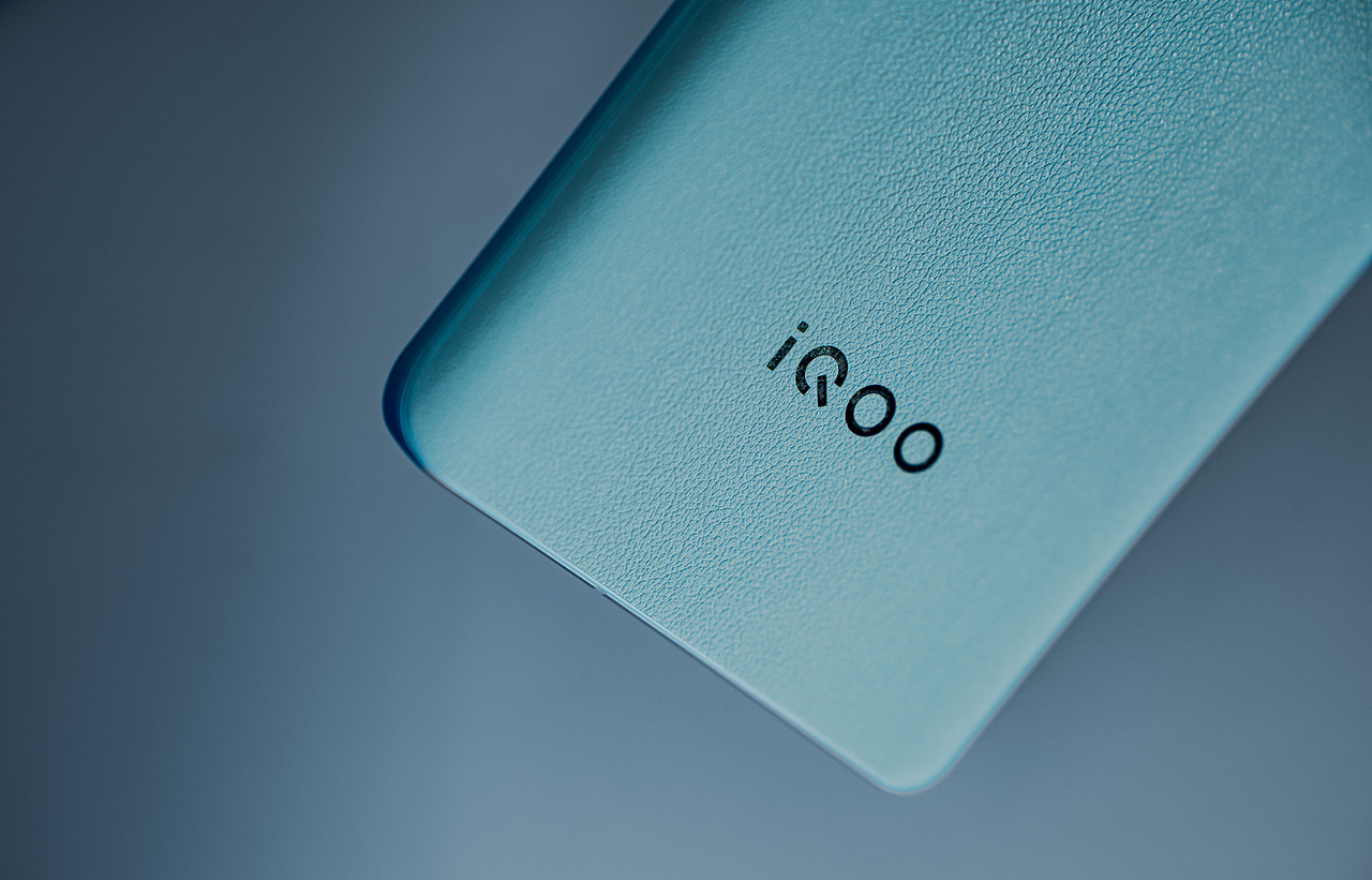 iQOO 11S图赏（图ZMzQ3NDYyOTY0） - 产品摄影 - 站酷设计师神奇飛行員豬豬原创素材 - 站酷ZCOOL