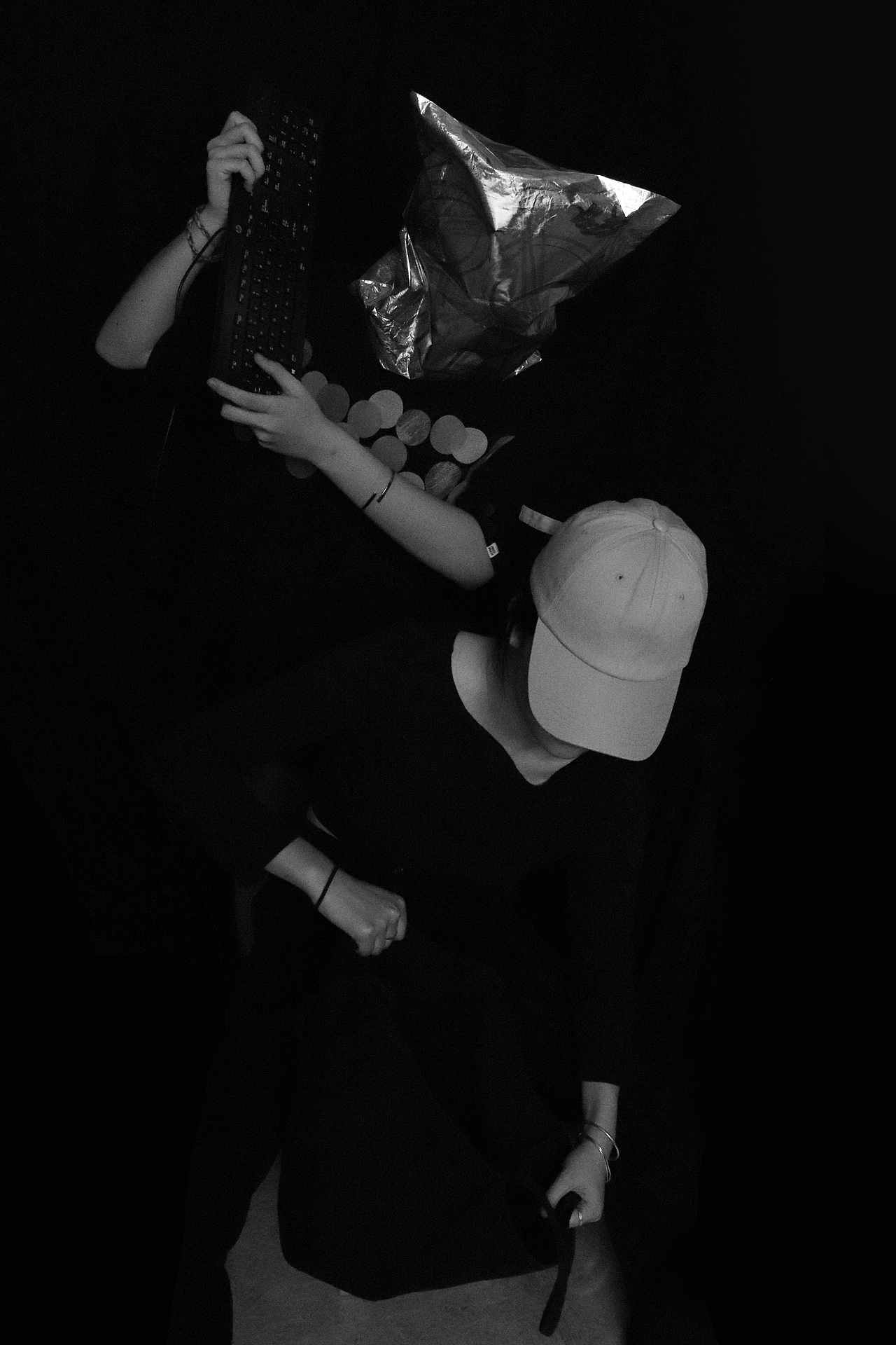 “潘多拉”
求知欲不等于猎奇,键盘侠也是刽子手<br>