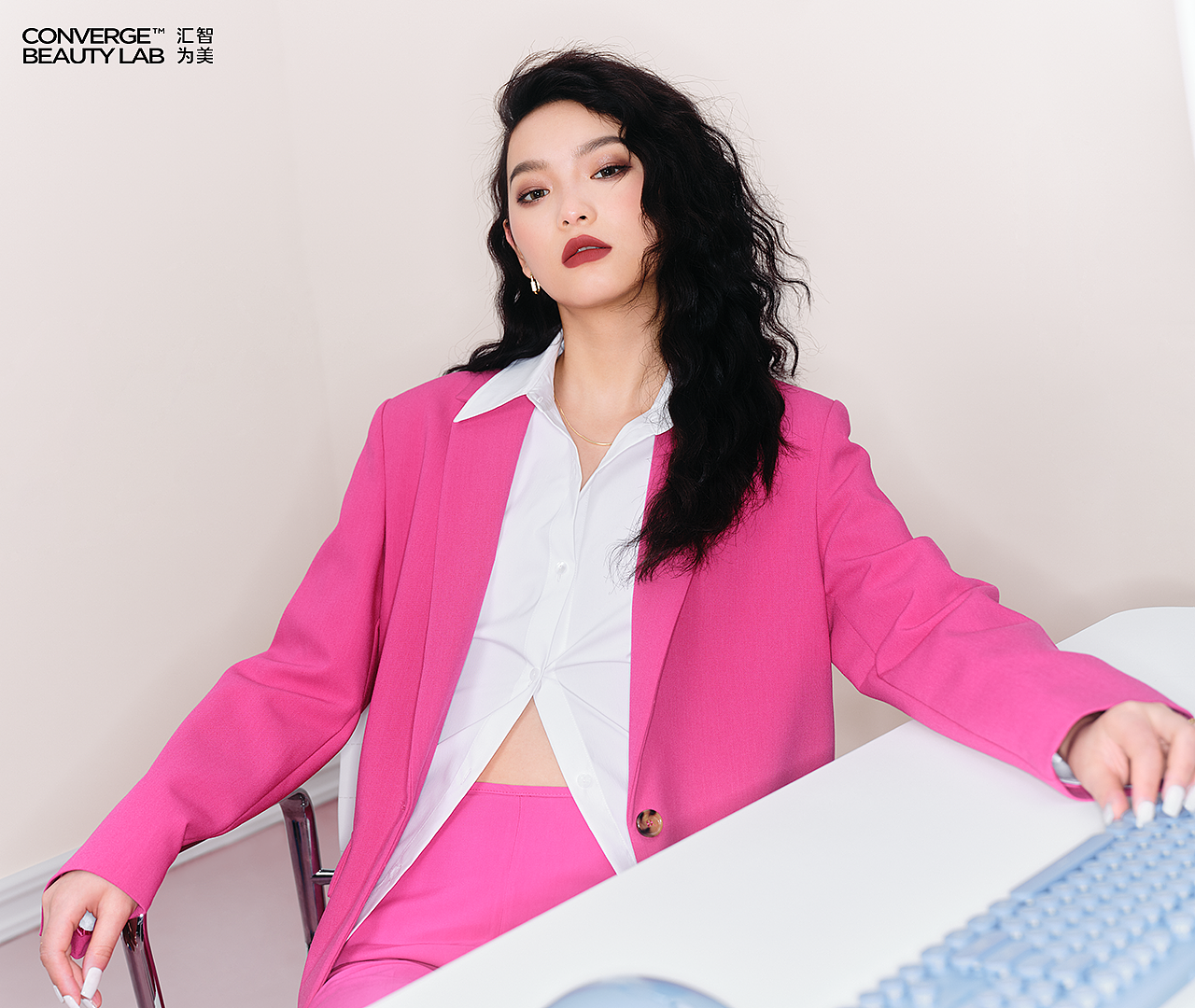 人像摄影/修图｜完美日记麦兜联名（图ZMzQ5OTA1MjM2） - 商业插画 - 站酷设计师汇智为美摄影组原创素材 - 站酷ZCOOL