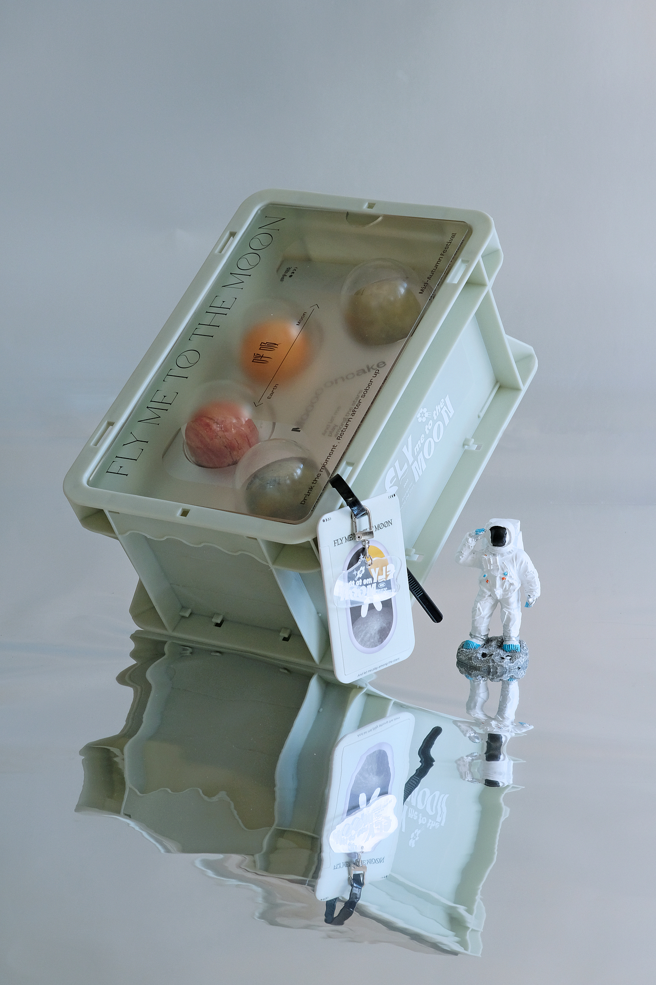 Fly me to the moon -2022年中秋礼盒。（图ZMzEyMjI3NjQ0） - 包装 - 站酷设计师_oldwhale原创素材 - 站酷ZCOOL