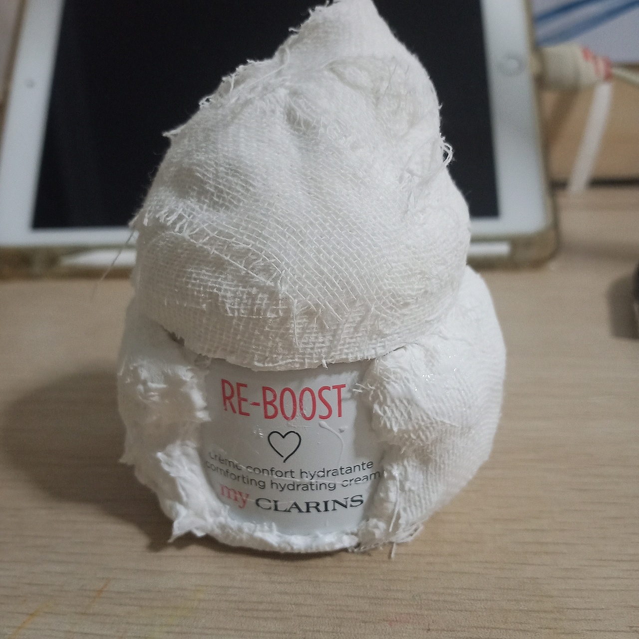 站酷×娇韵诗「好食肌长绽放」myCLARINS 空瓶改造（图ZMzQ1ODExOTcy） - 海报 - 站酷设计师风向决定发型d原创素材 - 站酷ZCOOL