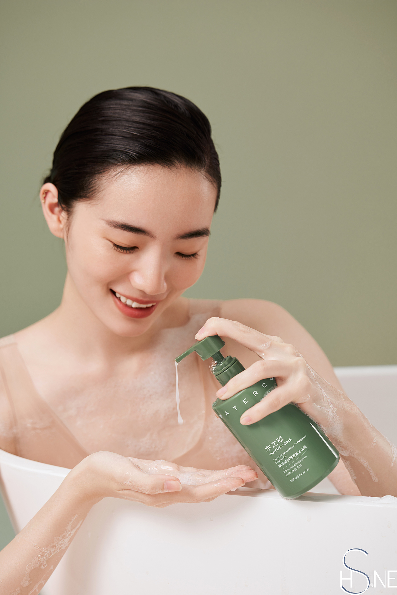 一组护肤品平面拍摄