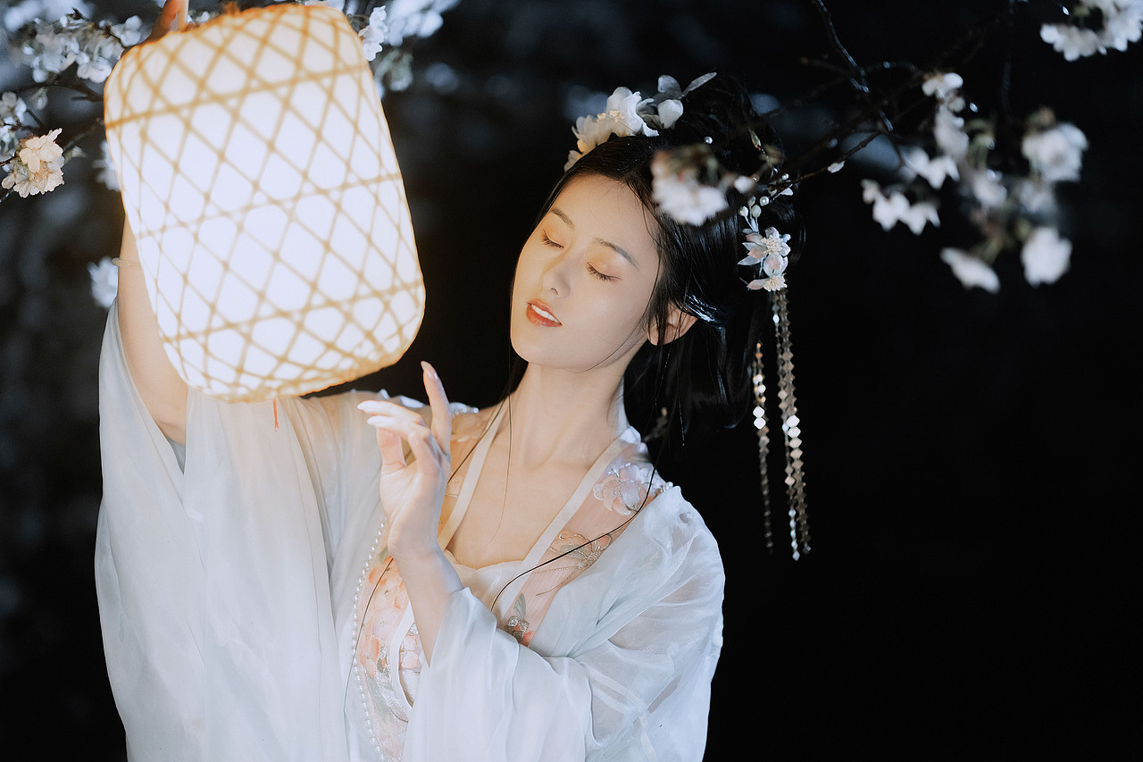 夜雨赏樱（图ZMzQ5OTA4ODQ4） - 人像摄影 - 站酷设计师若寒Rock原创素材 - 站酷ZCOOL