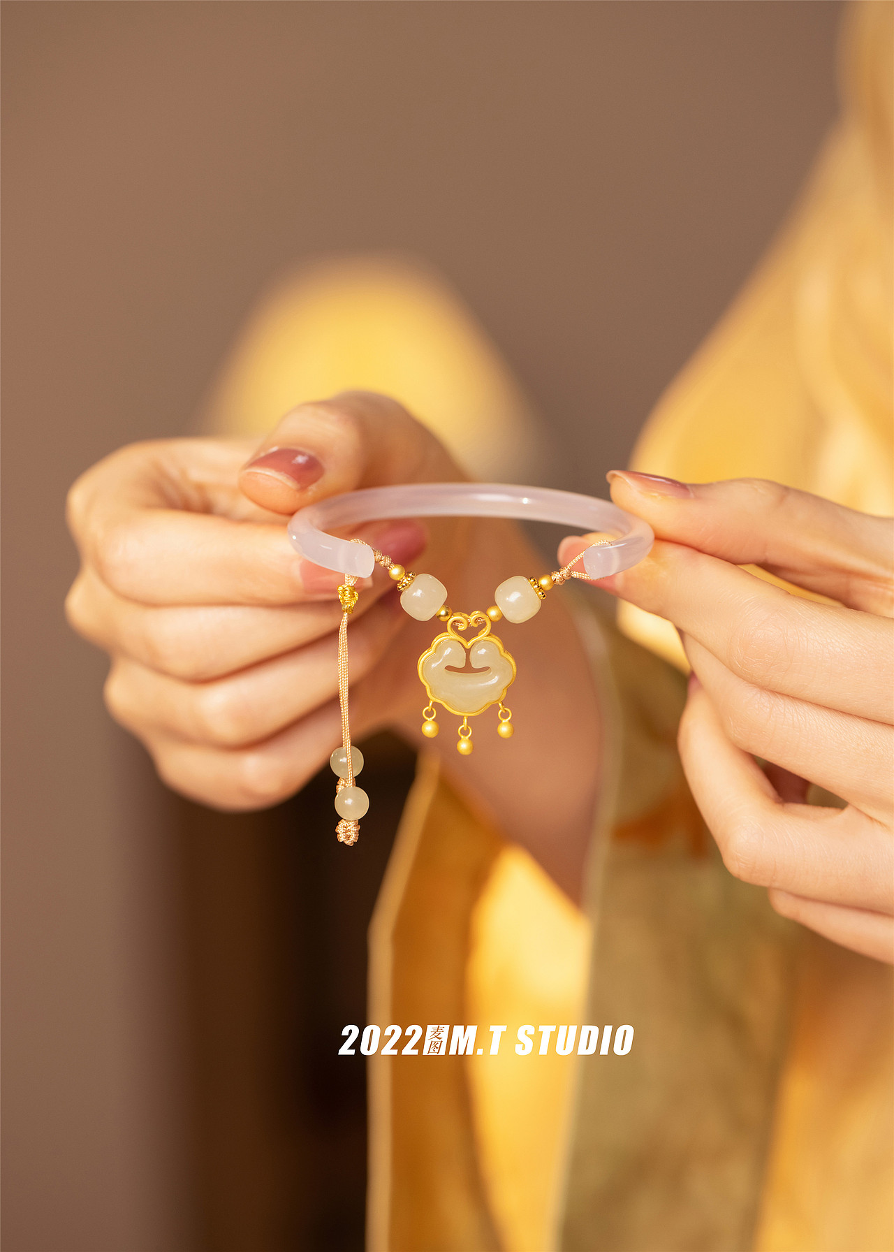 产品摄影 古风饰品手链耳饰模特拍摄 珠宝饰品模特拍照（图ZMzUyNzU5OTQw） - 其他影视 - 站酷设计师义乌麦图摄影官网原创素材 - 站酷ZCOOL