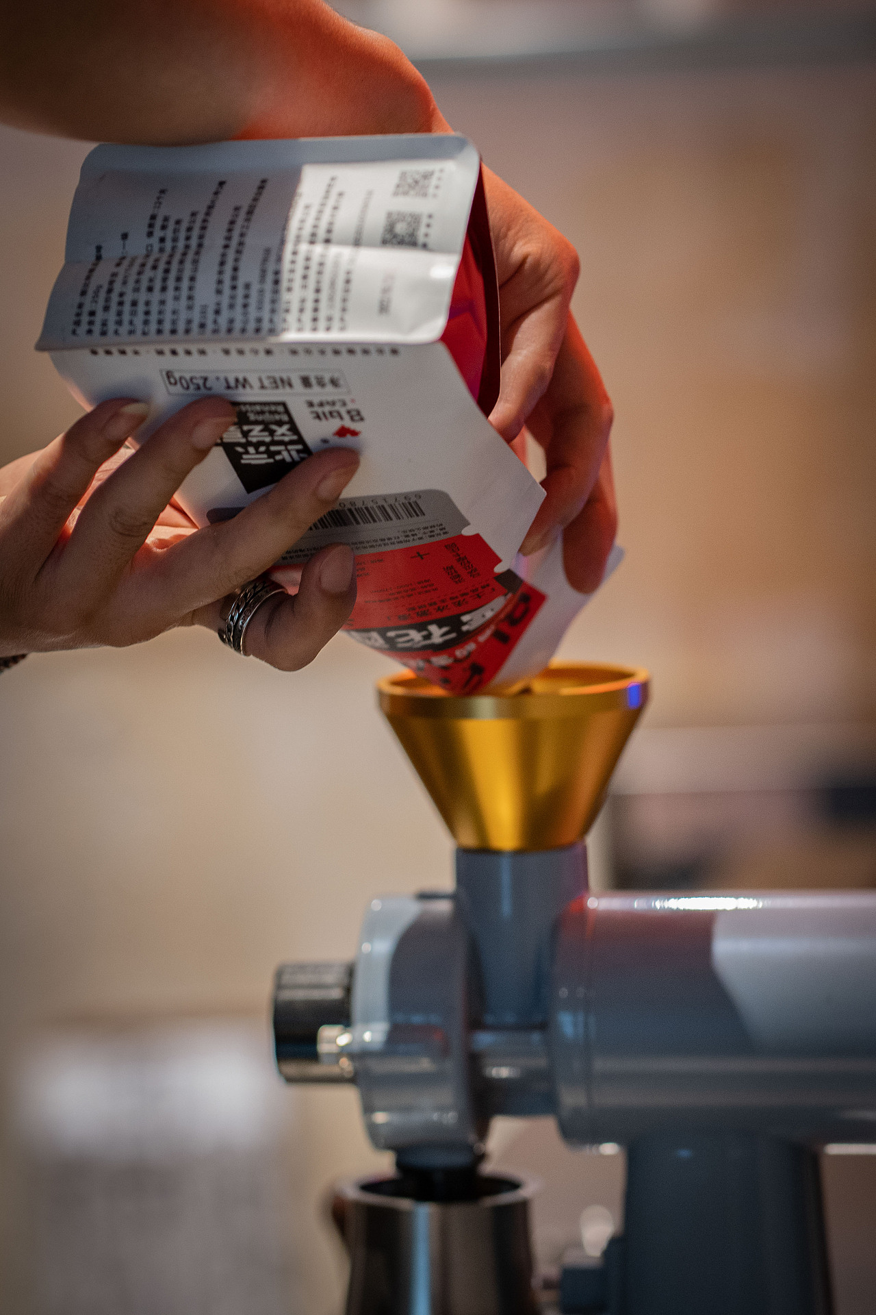 8bit CAFE 捌比特咖啡×北京文艺复兴 | 咖啡包装设计（图ZMzA0NzUyODc2） - 包装 - 站酷设计师大食设计商店原创素材 - 站酷ZCOOL