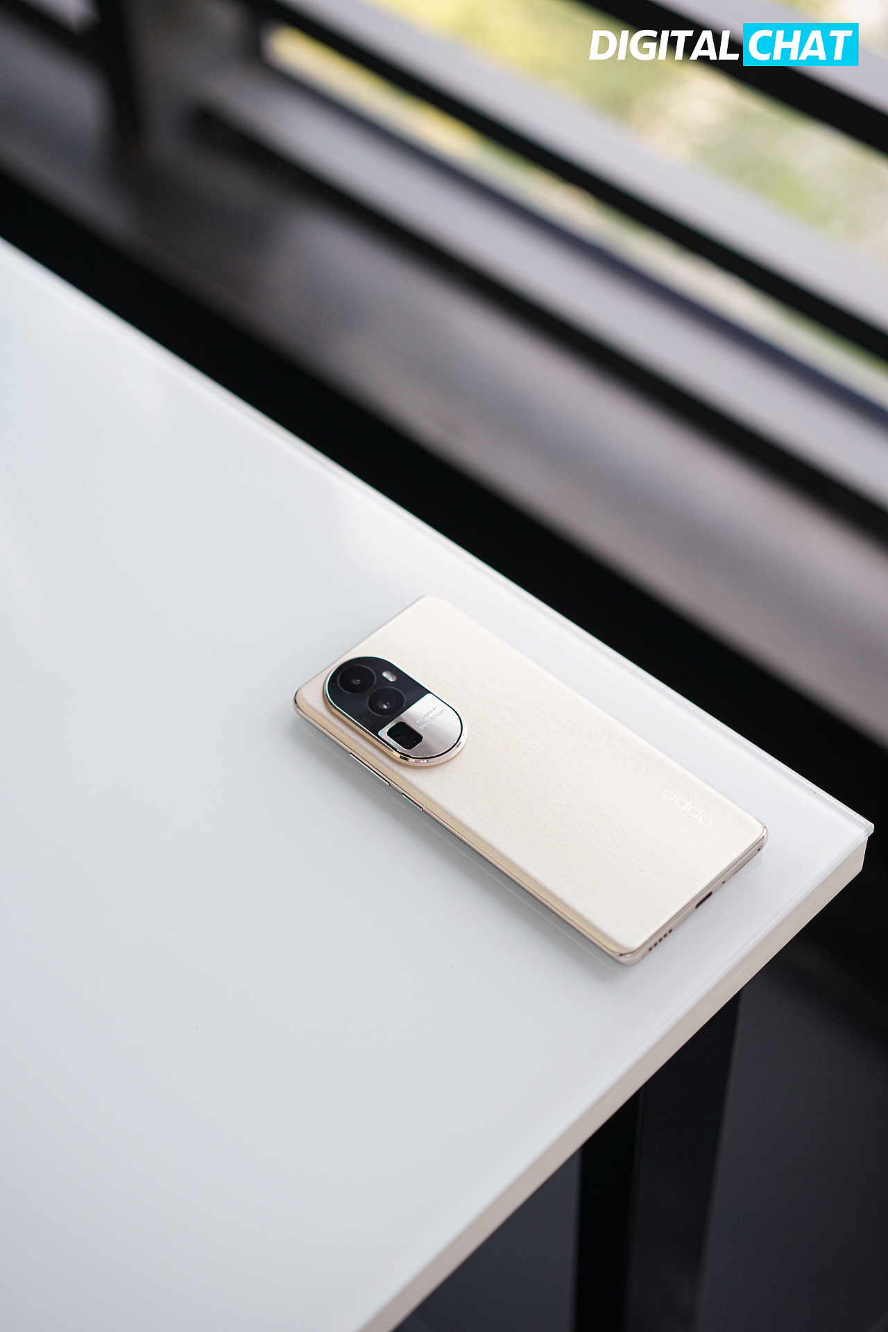 OPPO Reno10 Pro+「灿烂金」