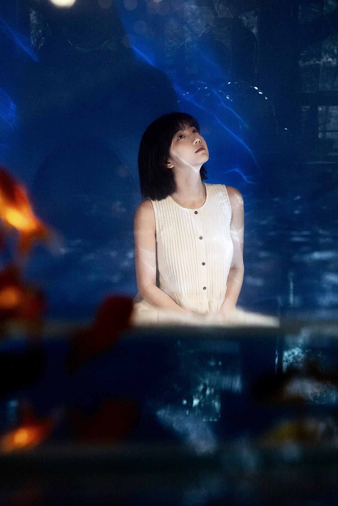 湛蓝间抬眸 望眼难穿（图ZMzY2NjYwNjM2） - 人像摄影 - 站酷设计师白山Gavin原创素材 - 站酷ZCOOL