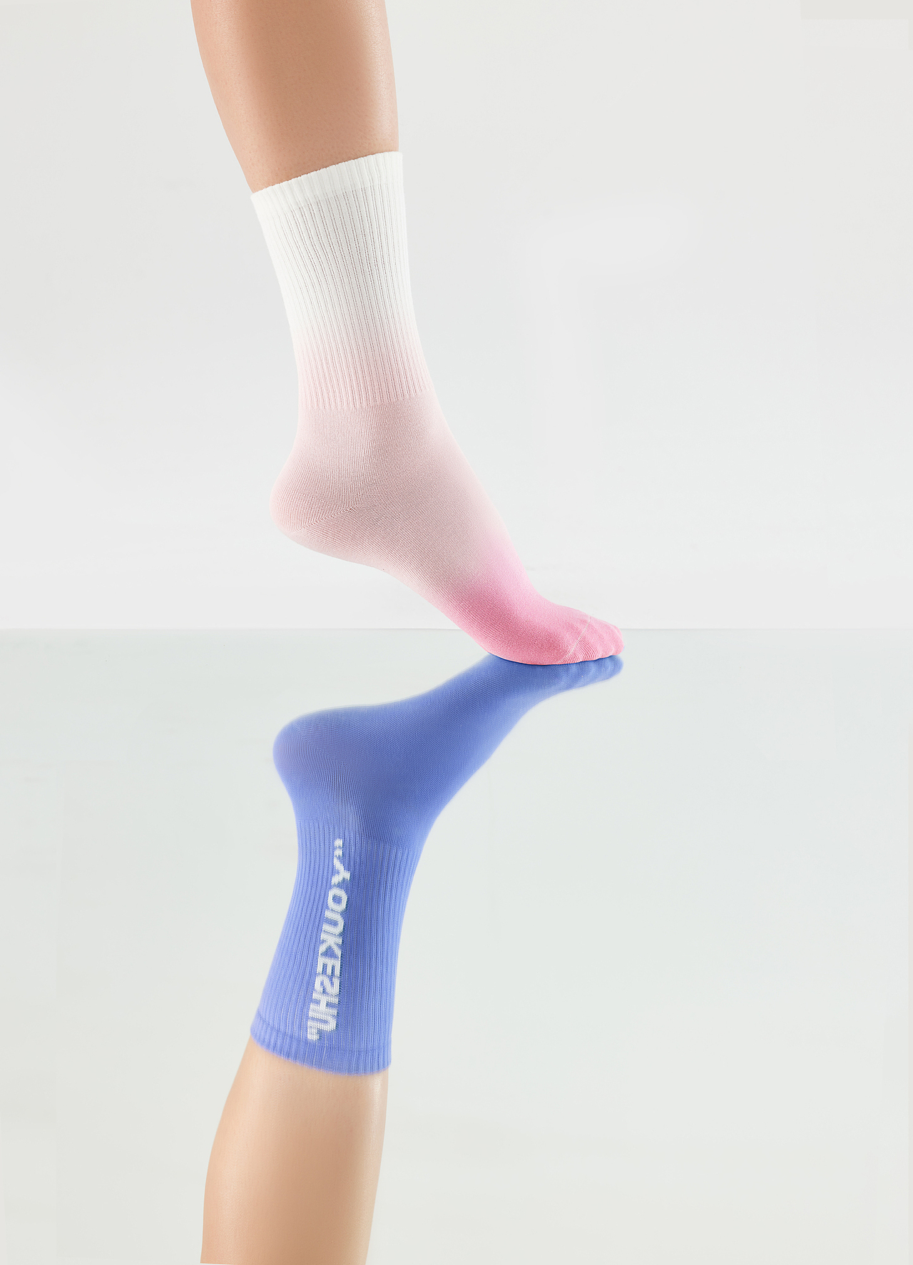 HEIBAI• 电商 | 一组“花里胡哨”的袜子