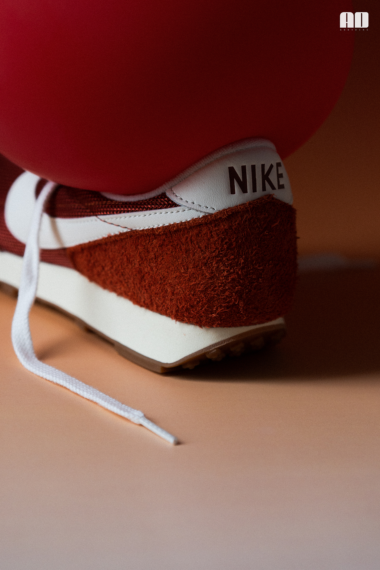 产品拍摄｜NIKE红（图ZMzcwNjIxNTE2） - 产品摄影 - 站酷设计师Abbyding原创素材 - 站酷ZCOOL