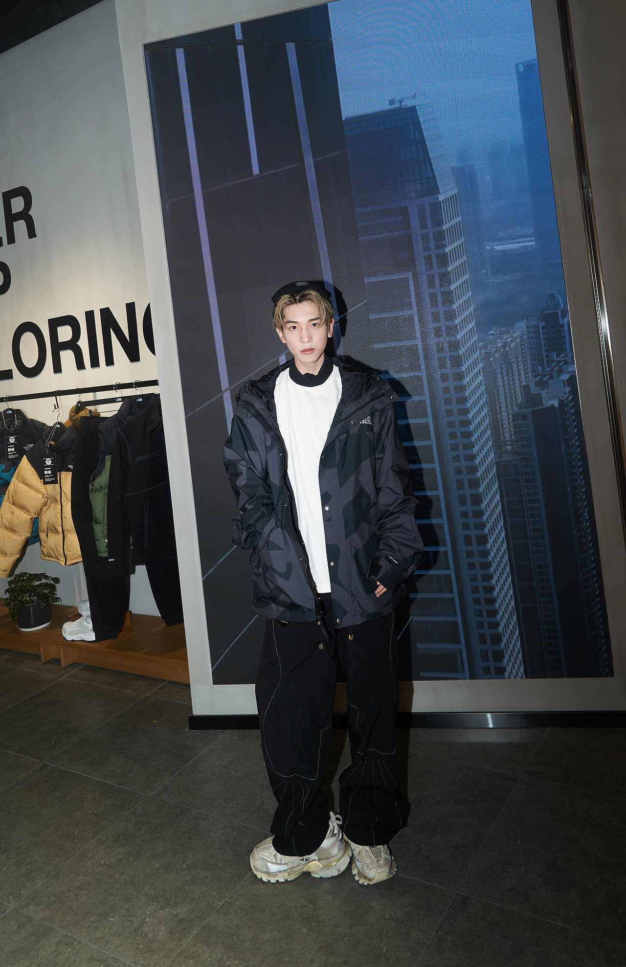 红人合作 | The North Face XX Kaws 服装