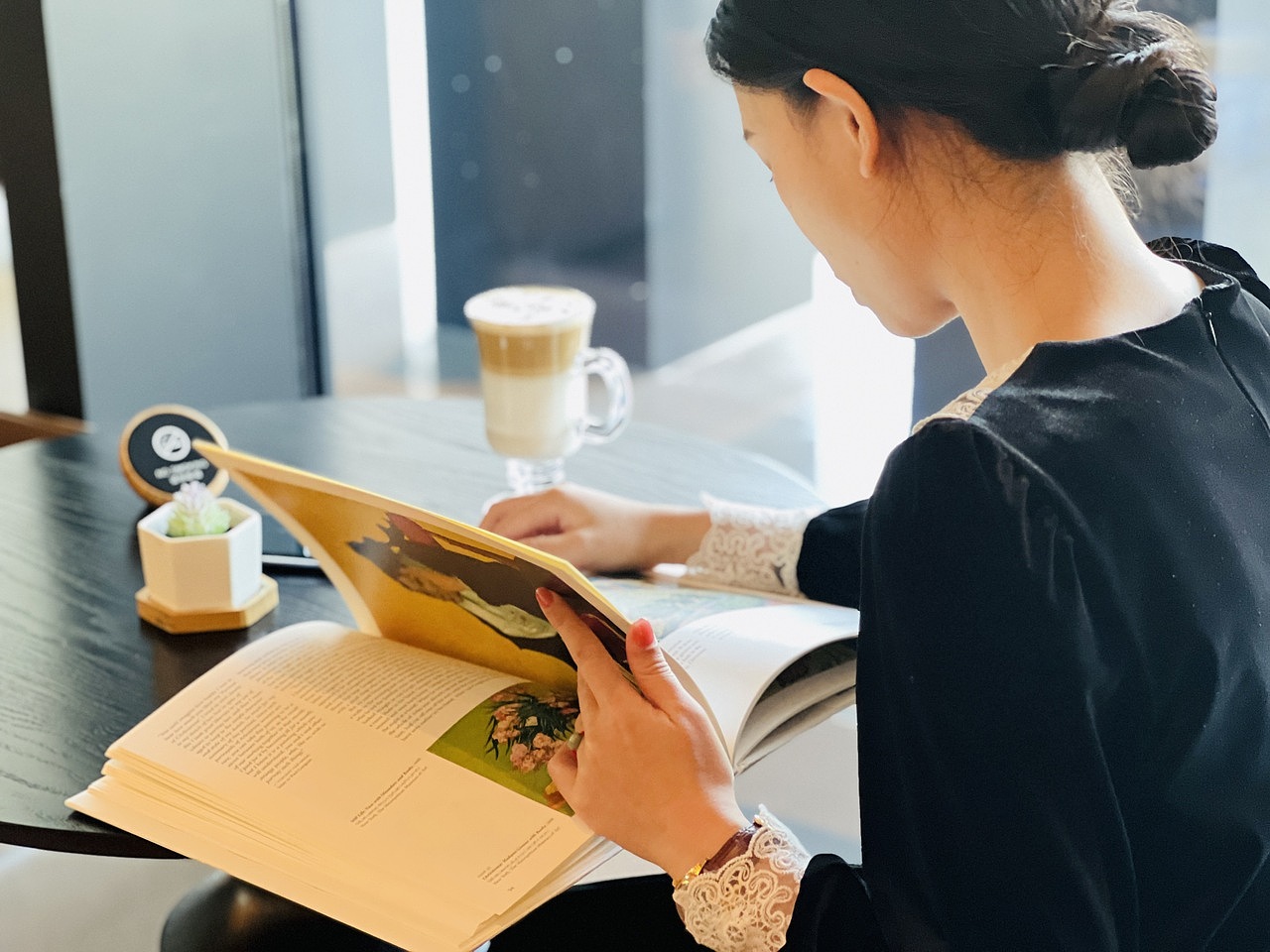 人物拍摄（图ZMzIwOTExOTcy） - 包装 - 站酷设计师24K女神经原创素材 - 站酷ZCOOL