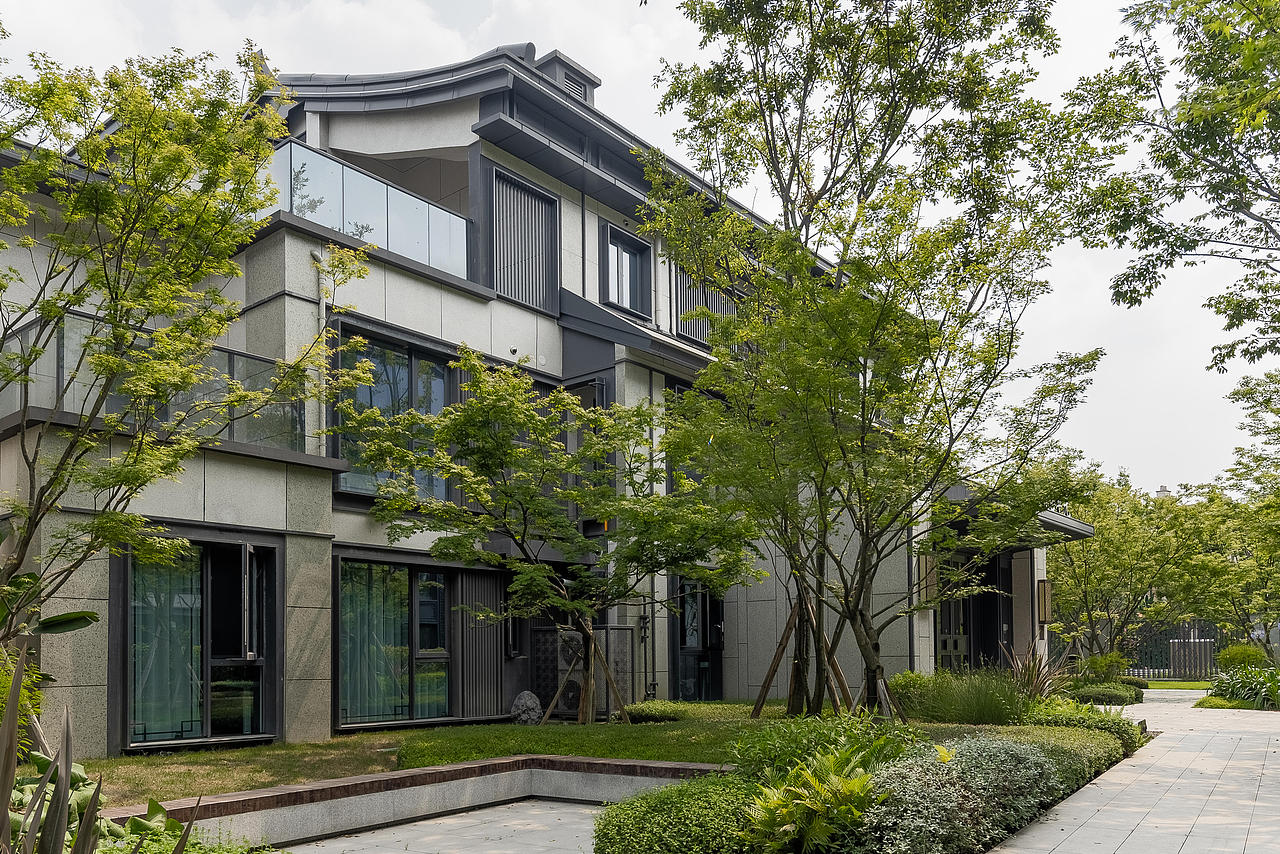 两百坪轻奢大平层带百坪花园,从质感生活到桃源秘境