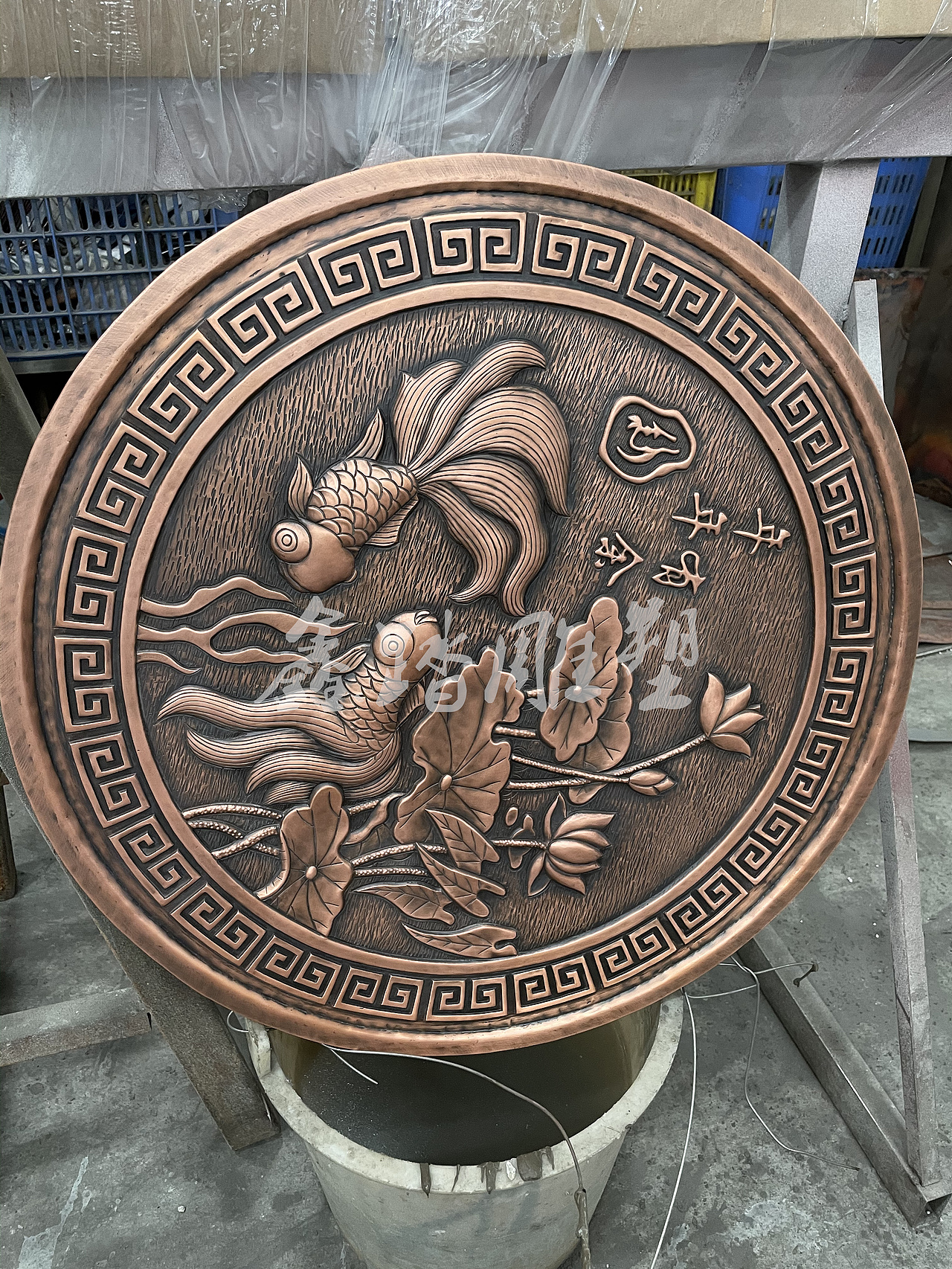 【年年有鱼】别墅茶室锻铜浮雕壁画背景墙紫铜艺术挂饰（图ZMjk5MTI0MjQ0） - 家装设计 - 站酷设计师咨询15015845925原创素材 - 站酷ZCOOL