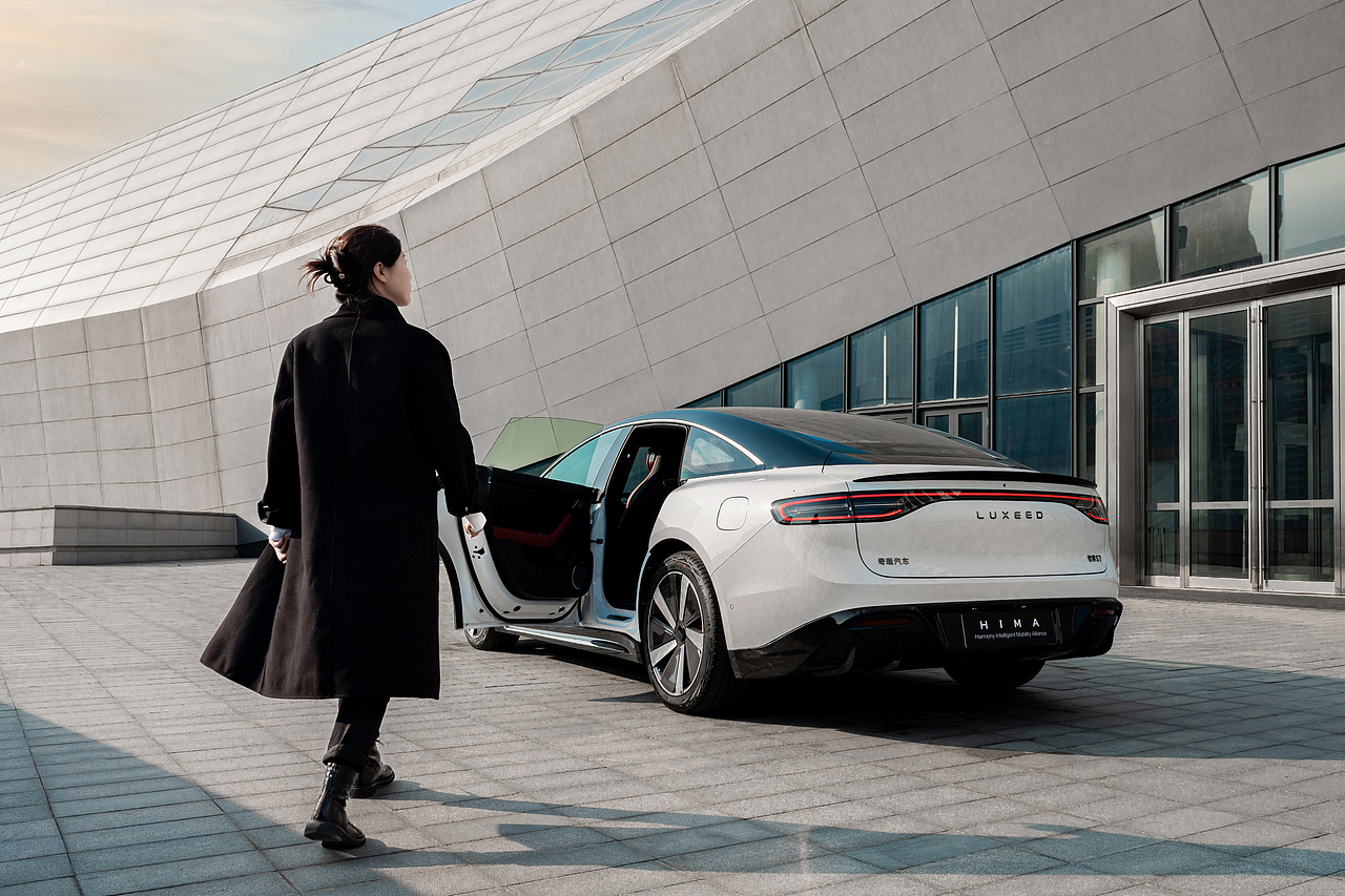 汽车摄影 | 华为智界S7（图ZMzU3NTIwOTA4） - 产品摄影 - 站酷设计师王洋YOUNG原创素材 - 站酷ZCOOL