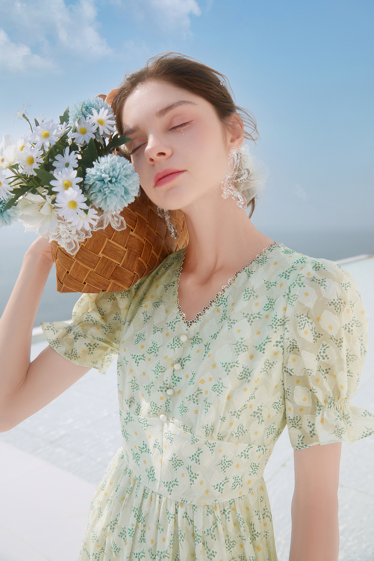 《琉璃之境》夏日主题女装摄影 乐趣文化 #创作加油站#（图ZMzEyMzM0NDgw） - 人像摄影 - 站酷设计师乐趣视觉营销原创素材 - 站酷ZCOOL