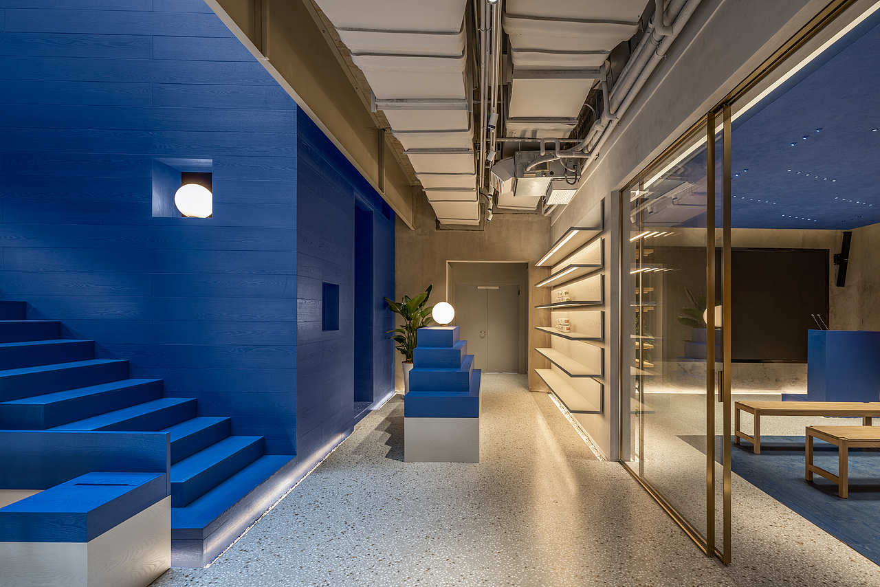 明月十六峰-上海绿瓦体育书店