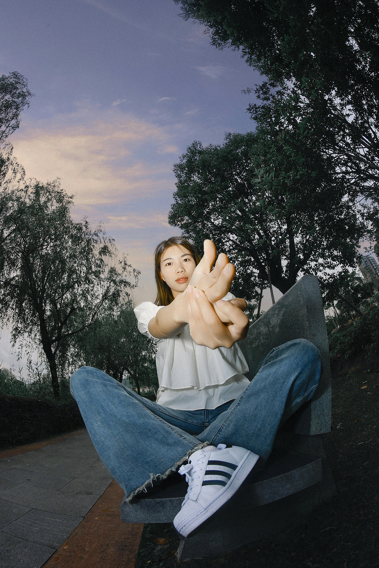 🌸五一公园游记：邂逅青春少女的镜头记忆📸（图ZMzY3OTY1NjY4） - 人像摄影 - 站酷设计师秦尢原创素材 - 站酷ZCOOL