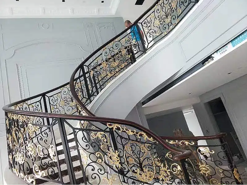 广州别墅酒店弧型欧式雕花镶金楼梯扶手（图ZMzY1ODQyODY4） - 工艺品设计 - 站酷设计师众钰18928550441原创素材 - 站酷ZCOOL